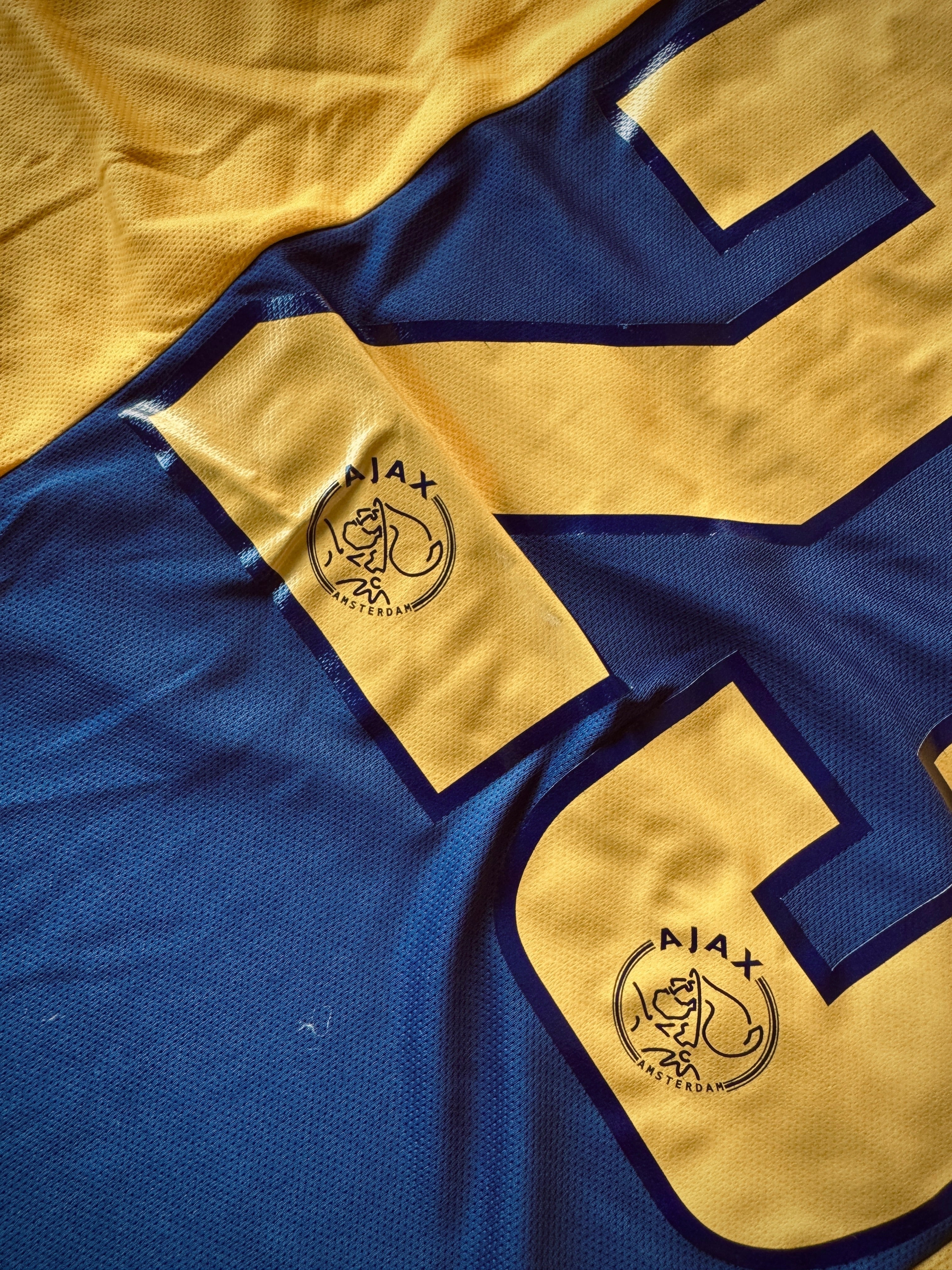 Ajax 2001-2 away Van Der Vaart