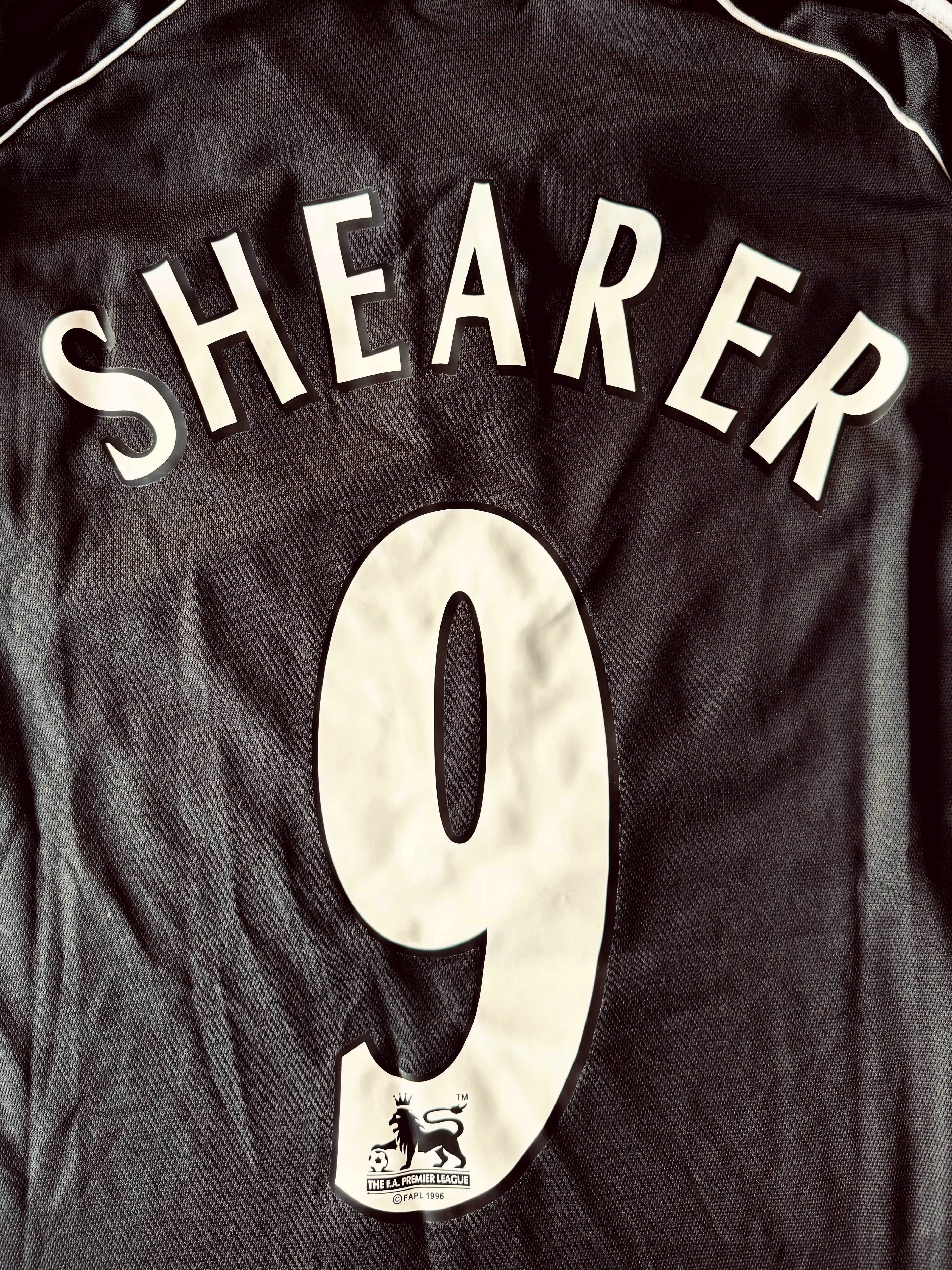 Newcastle away 2000-1 Shearer