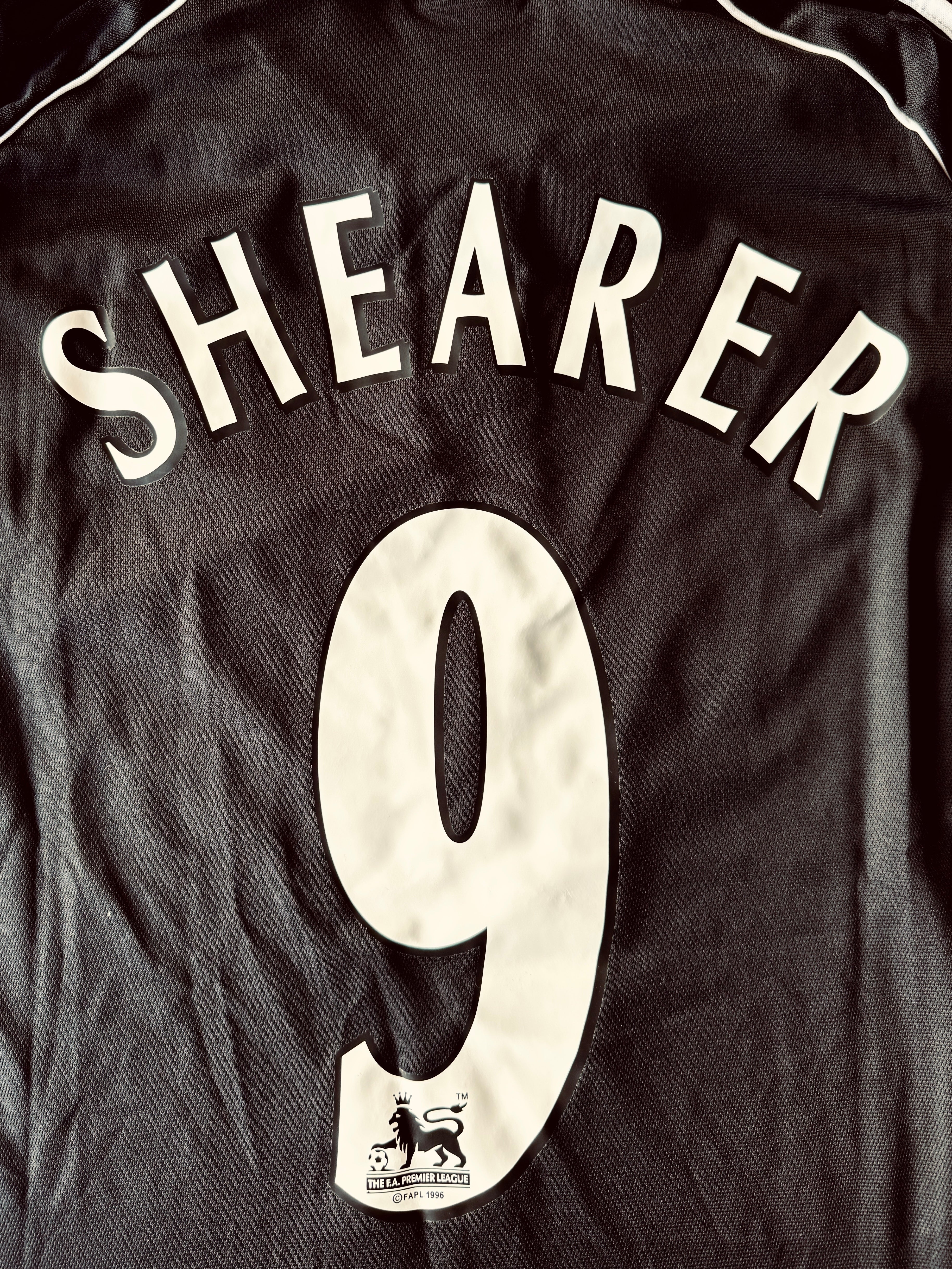 Newcastle away 2000-1 Shearer