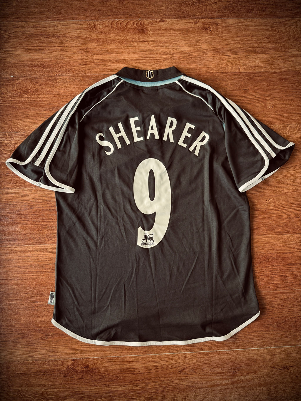 Newcastle away 2000-1 Shearer